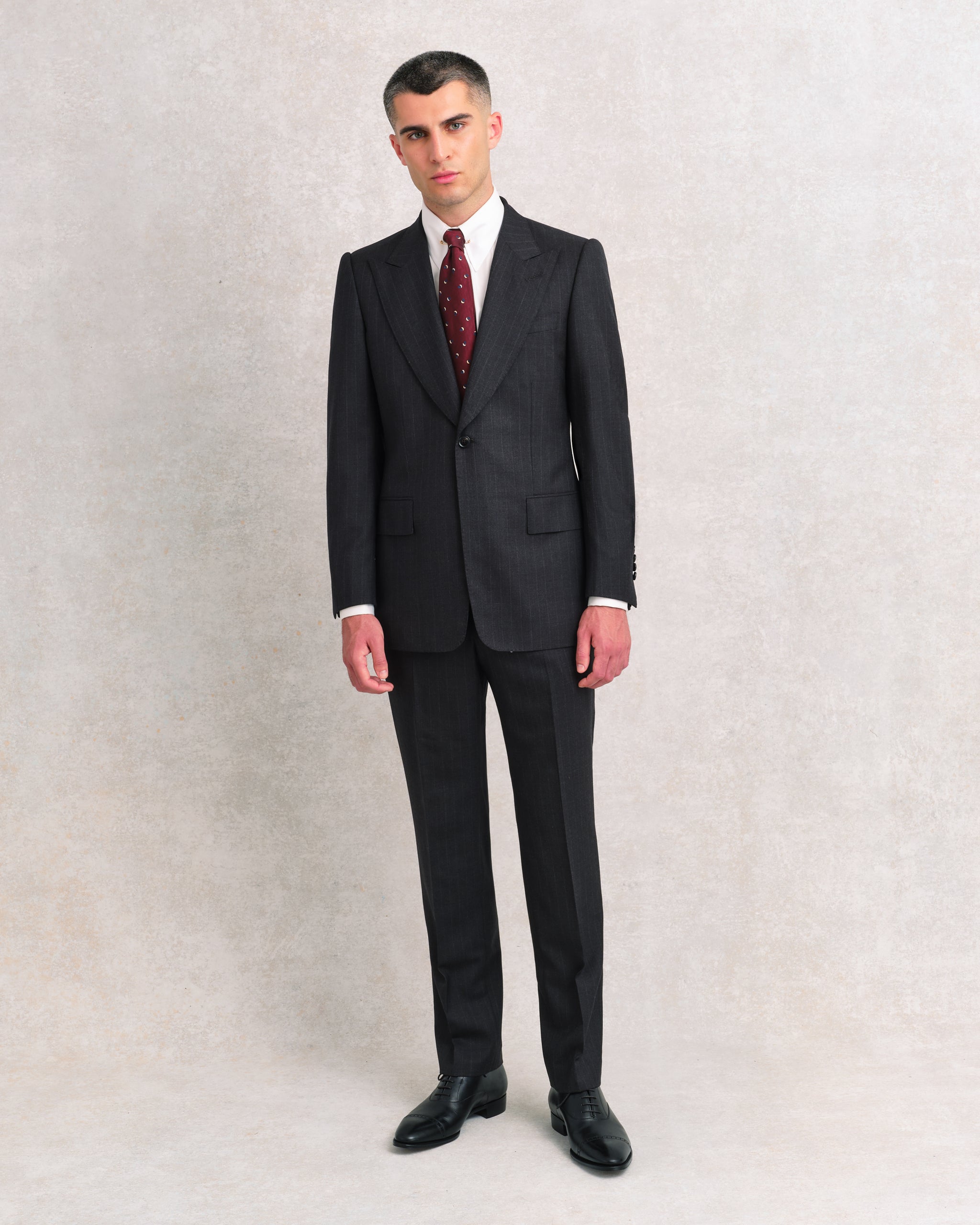 清*郎様 The Ennoy Professional Formal Garde Charcoal Pinstripe Contemporary Suit – Edward Sexton